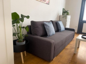 Sunny One Bedroom Condo near Central Station